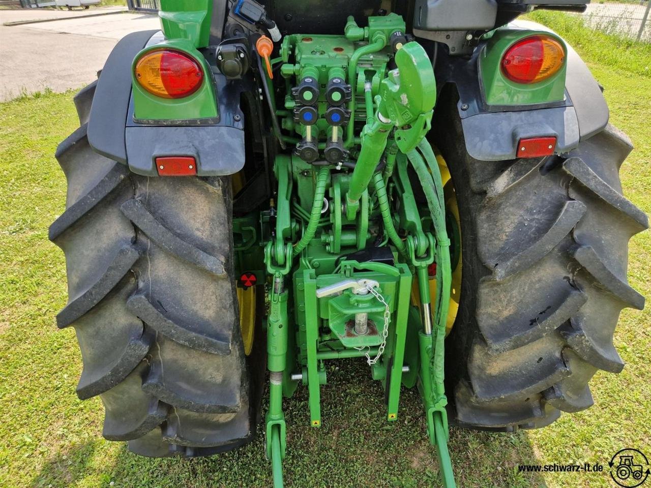 Traktor des Typs John Deere 5105GV, Neumaschine in Aspach (Bild 5)