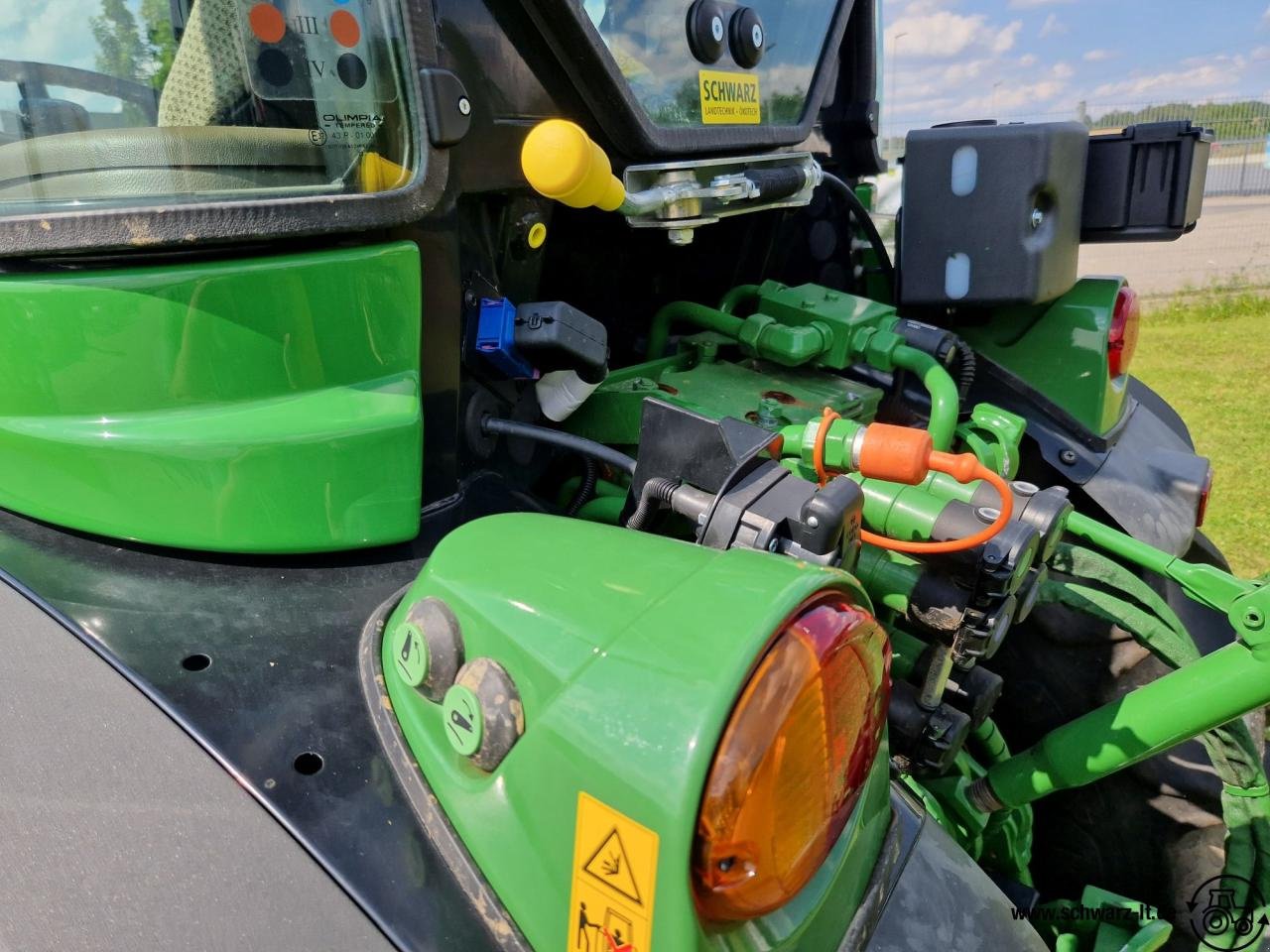 Traktor типа John Deere 5105GV, Neumaschine в Aspach (Фотография 7)