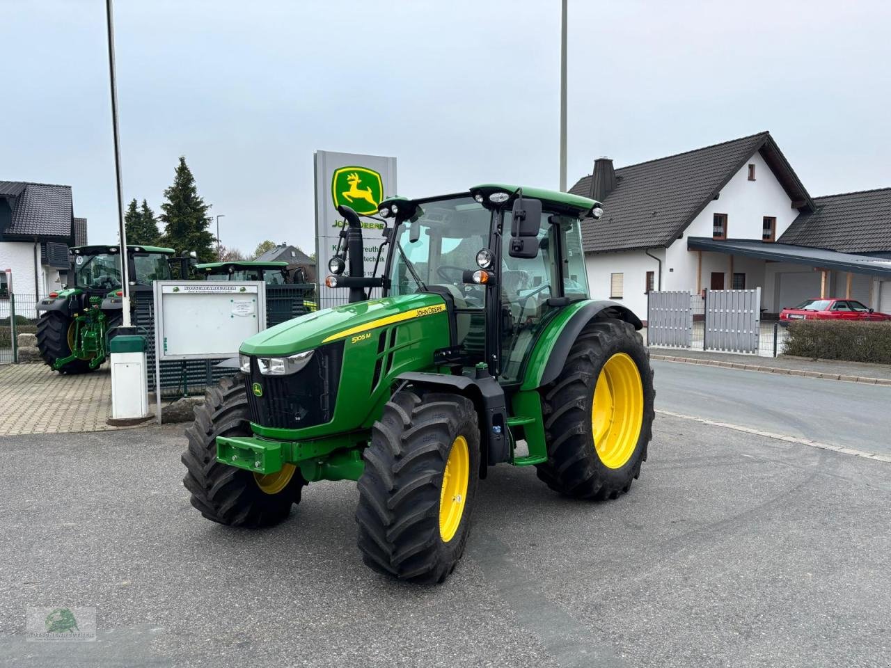 Traktor типа John Deere 5105M, Neumaschine в Steinwiesen (Фотография 1)