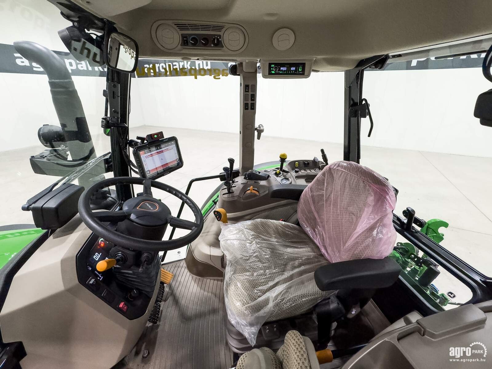 Traktor van het type John Deere 5115M, Gebrauchtmaschine in Csengele (Foto 8)