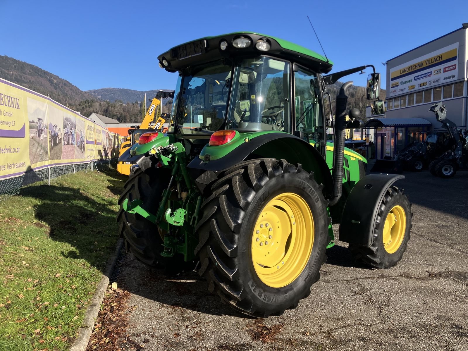 Traktor типа John Deere 5115R, Gebrauchtmaschine в Villach (Фотография 5)