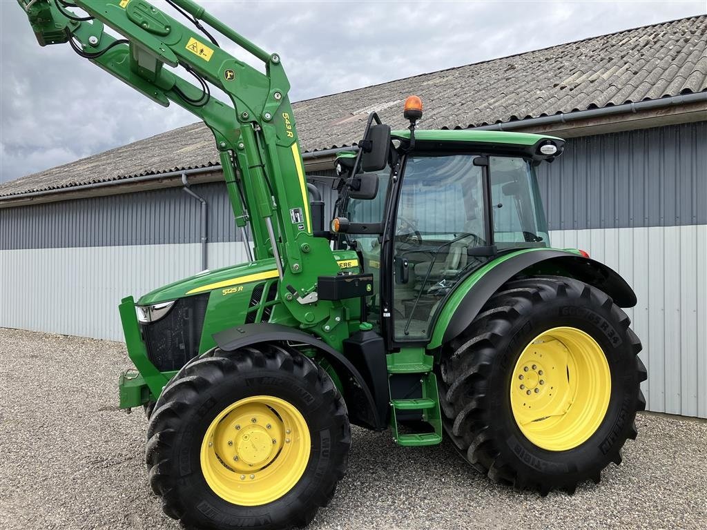 Traktor des Typs John Deere 5125R AutoTrac, ILS, JD 543R Frontlæsser, Gebrauchtmaschine in Bælum (Bild 1)