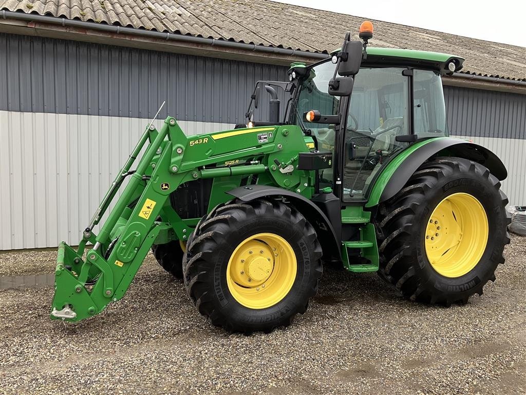 Traktor of the type John Deere 5125R AutoTrac, ILS, JD 543R Frontlæsser, Gebrauchtmaschine in Bælum (Picture 2)