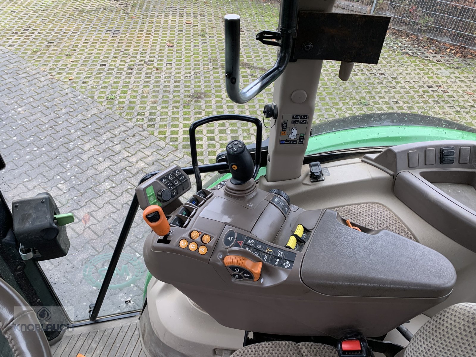 Traktor от тип John Deere 5125R, Gebrauchtmaschine в Kandern-Tannenkirch (Снимка 8)