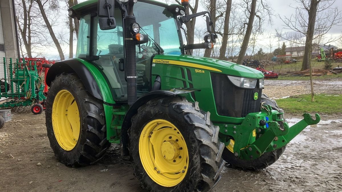 Traktor of the type John Deere 5125R, Gebrauchtmaschine in Eferding (Picture 3)