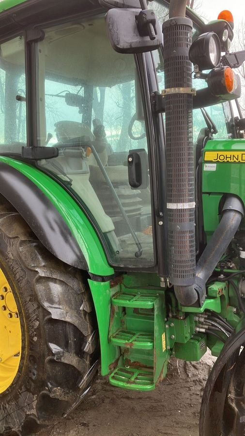 Traktor van het type John Deere 5125R, Gebrauchtmaschine in Eferding (Foto 2)