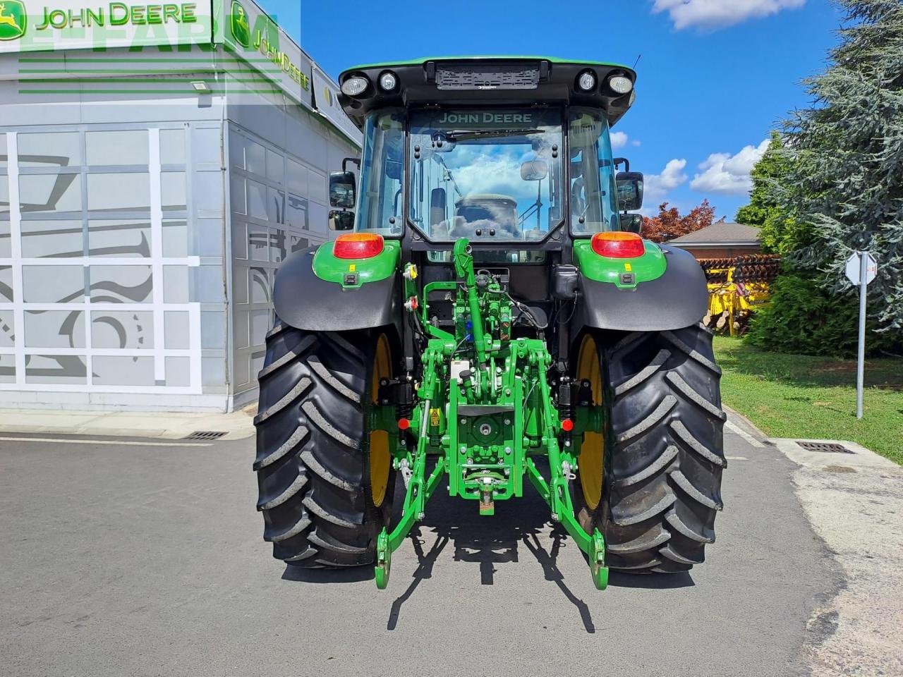 Traktor des Typs John Deere 5125R, Gebrauchtmaschine in OSIJEK (Bild 3)