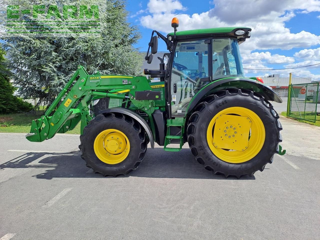 Traktor des Typs John Deere 5125R, Gebrauchtmaschine in OSIJEK (Bild 10)