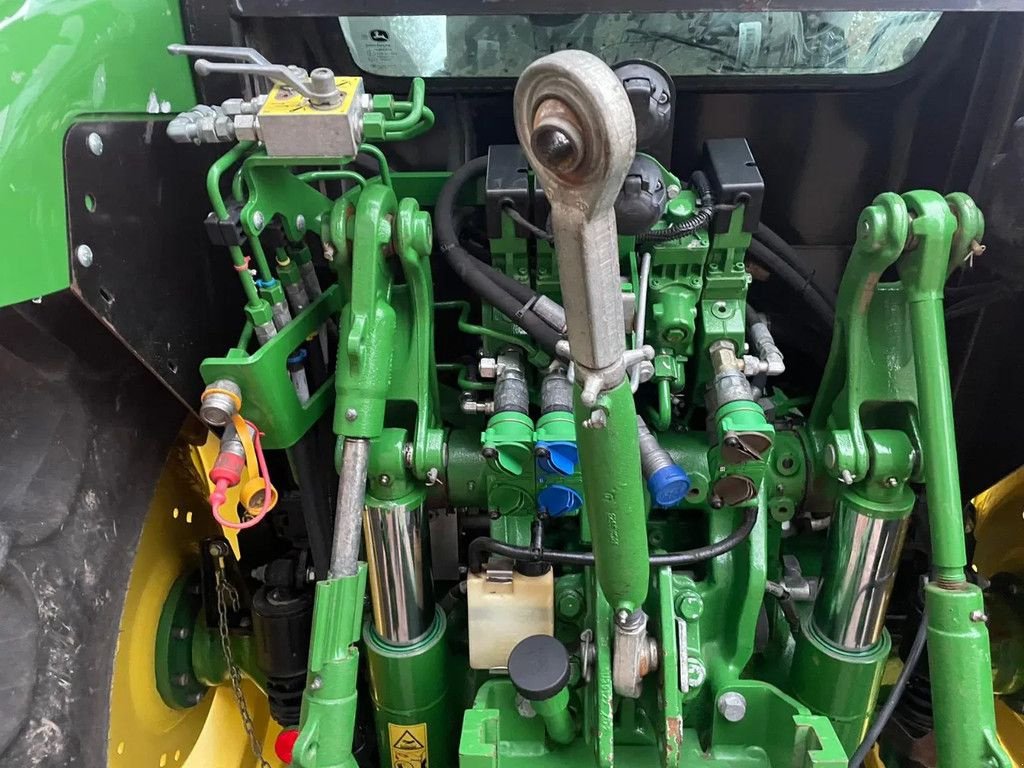 Traktor a típus John Deere 5125R, Gebrauchtmaschine ekkor: Vriezenveen (Kép 8)