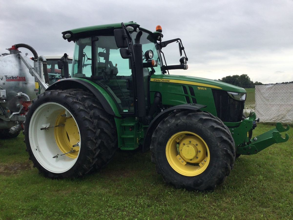 Traktor типа John Deere 5125R, Gebrauchtmaschine в Sieget in der Wart (Фотография 1)