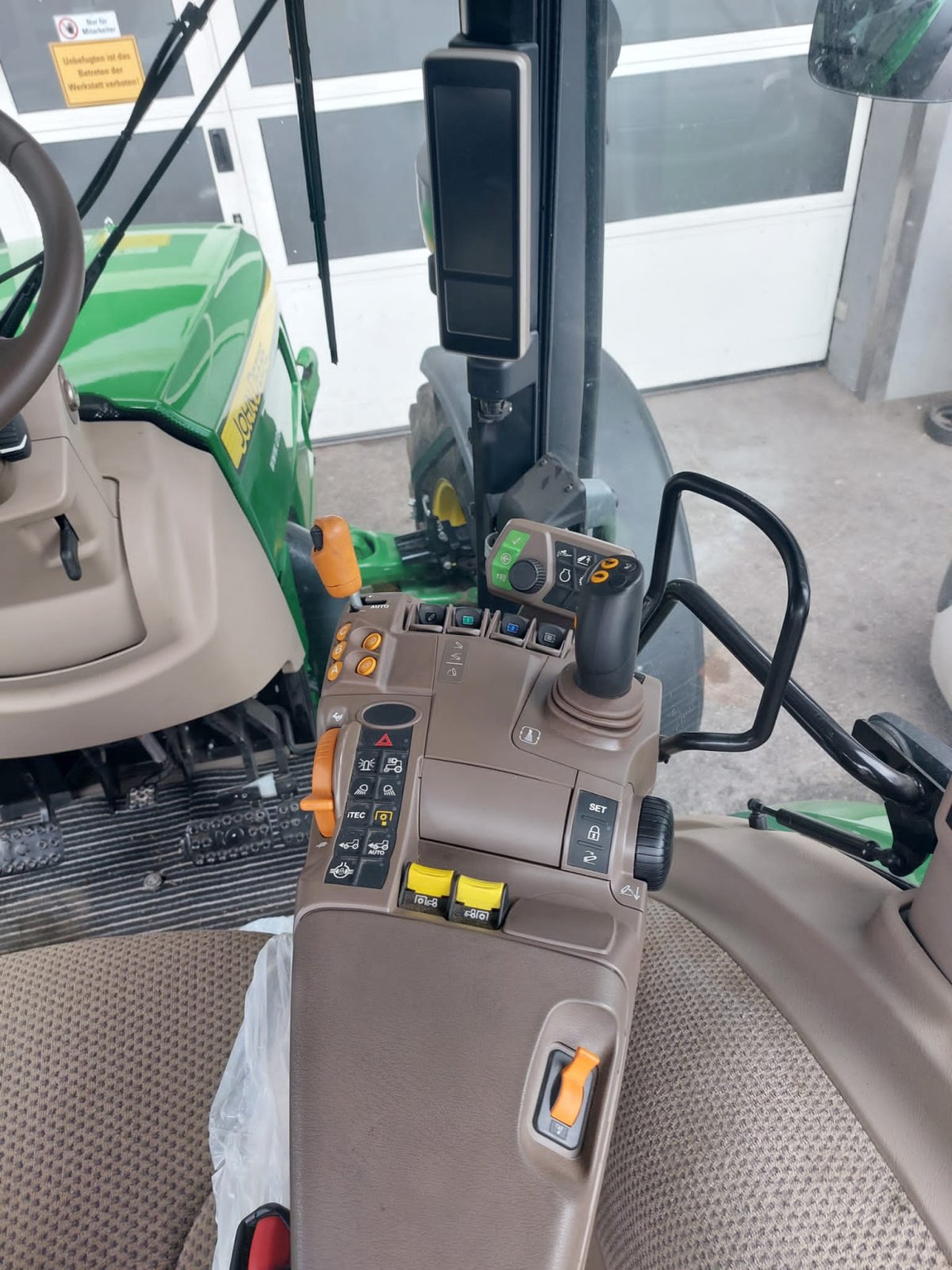 Traktor des Typs John Deere 5125R, Gebrauchtmaschine in schoenwies (Bild 1)