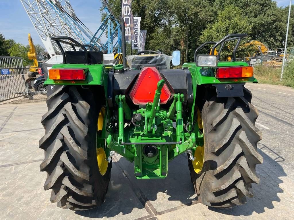 Traktor от тип John Deere 5310 4WD - 55hp - New / Unused, Neumaschine в Veldhoven (Снимка 3)