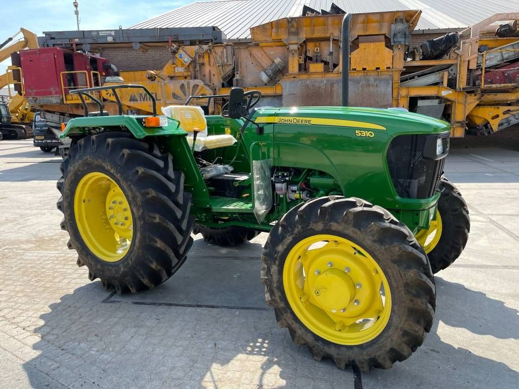 Traktor от тип John Deere 5310 4WD - 55hp - New / Unused, Neumaschine в Veldhoven (Снимка 5)