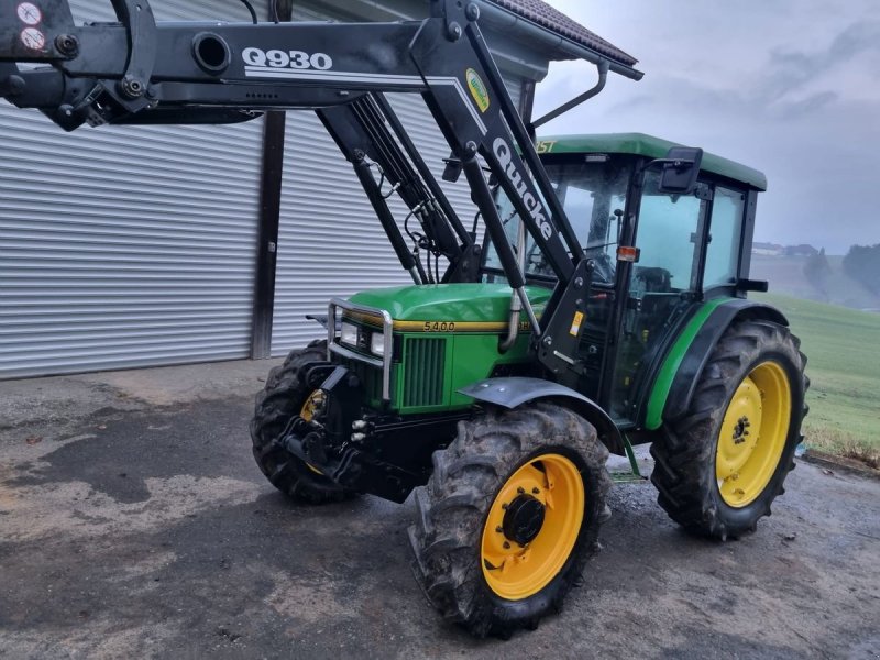 Traktor del tipo John Deere 5400 A, Gebrauchtmaschine en Traberg