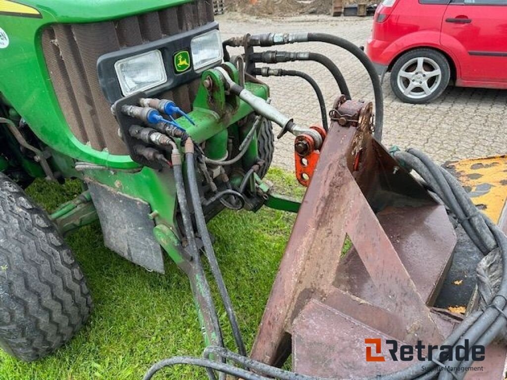 Traktor Türe ait John Deere 5515F 4WD, Gebrauchtmaschine içinde Rødovre (resim 5)