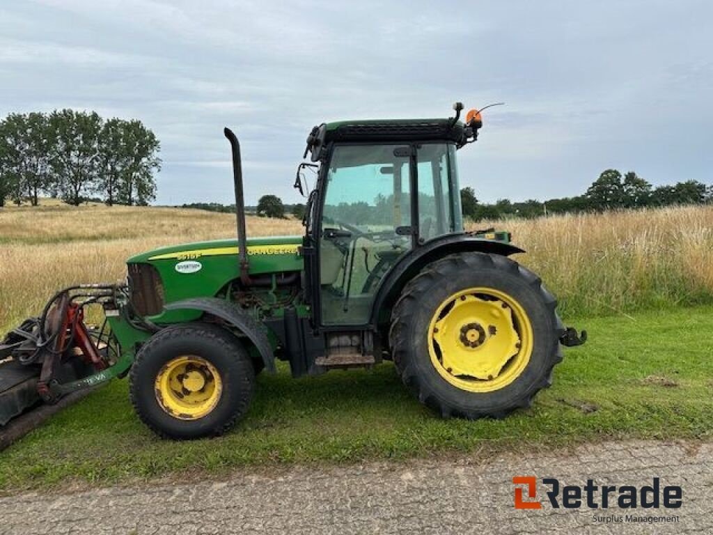 Traktor tipa John Deere 5515F 4WD, Gebrauchtmaschine u Rødovre (Slika 3)