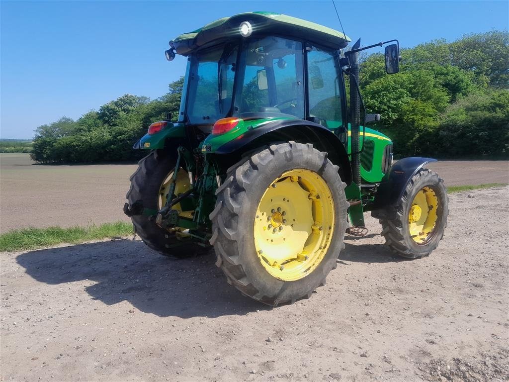 Traktor du type John Deere 5620 4 WD El lift og frontlift, Gebrauchtmaschine en Skive (Photo 4)