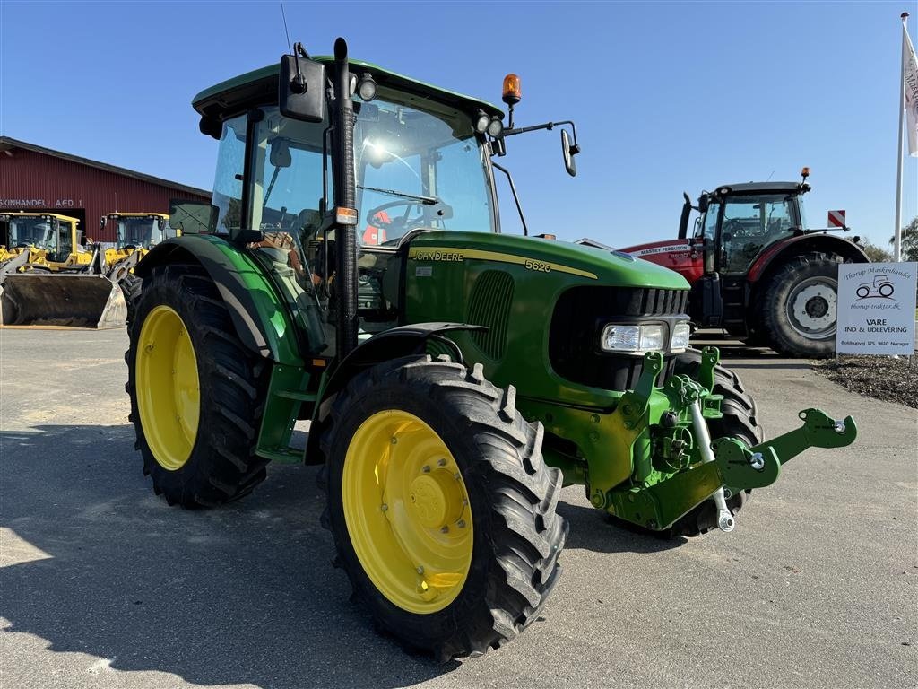 Traktor typu John Deere 5620 KUN 2400 TIMER OG FRONT PTO!, Gebrauchtmaschine v Nørager (Obrázek 7)