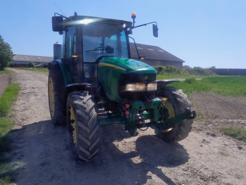 Traktor tip John Deere 5620 Med frontlift, Gebrauchtmaschine in Skive (Poză 1)