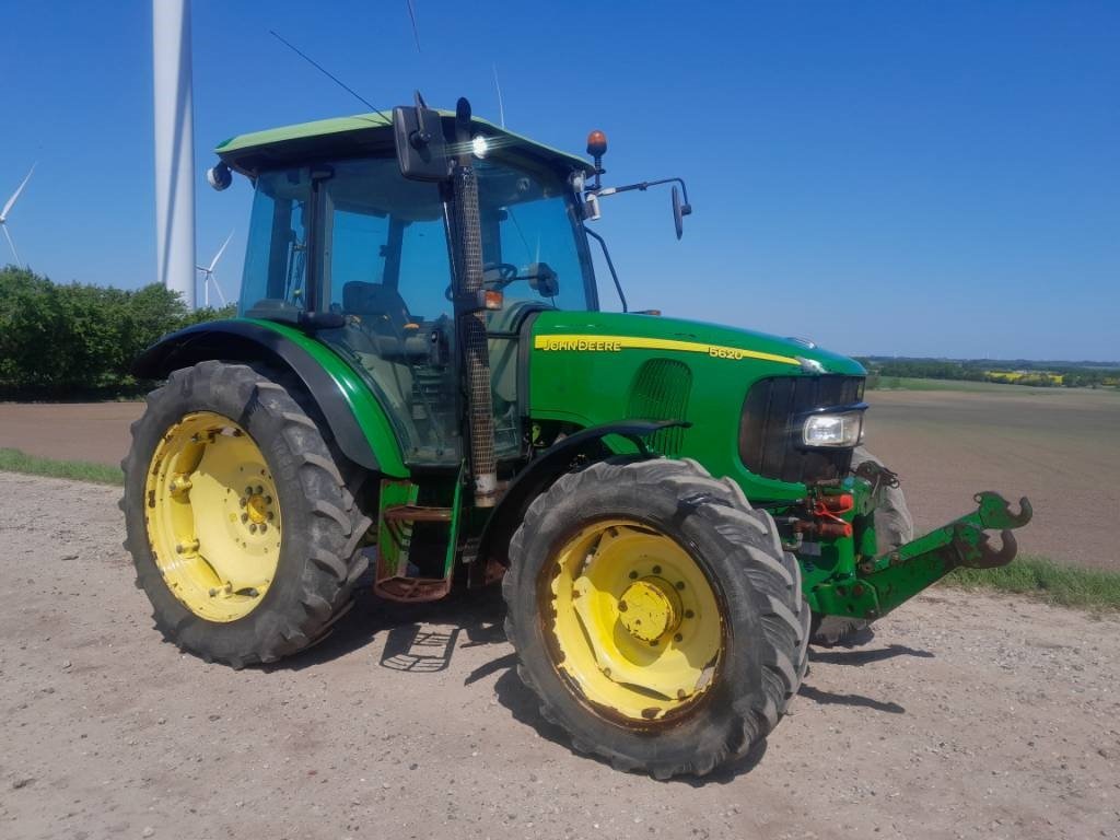 Traktor des Typs John Deere 5620 Med frontlift, Gebrauchtmaschine in Skive (Bild 2)