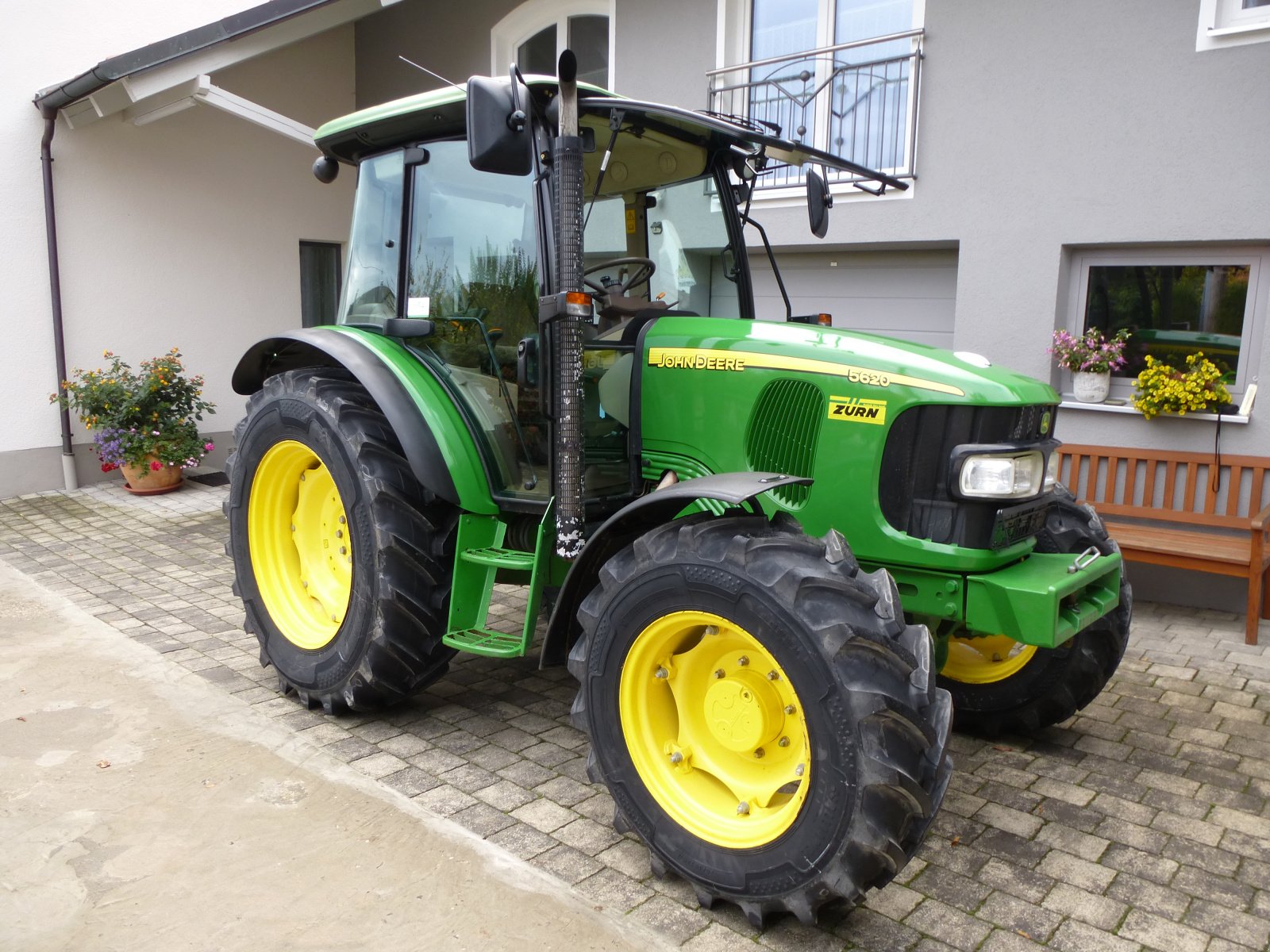 Traktor du type John Deere 5620, Gebrauchtmaschine en Petersdorf (Photo 5)