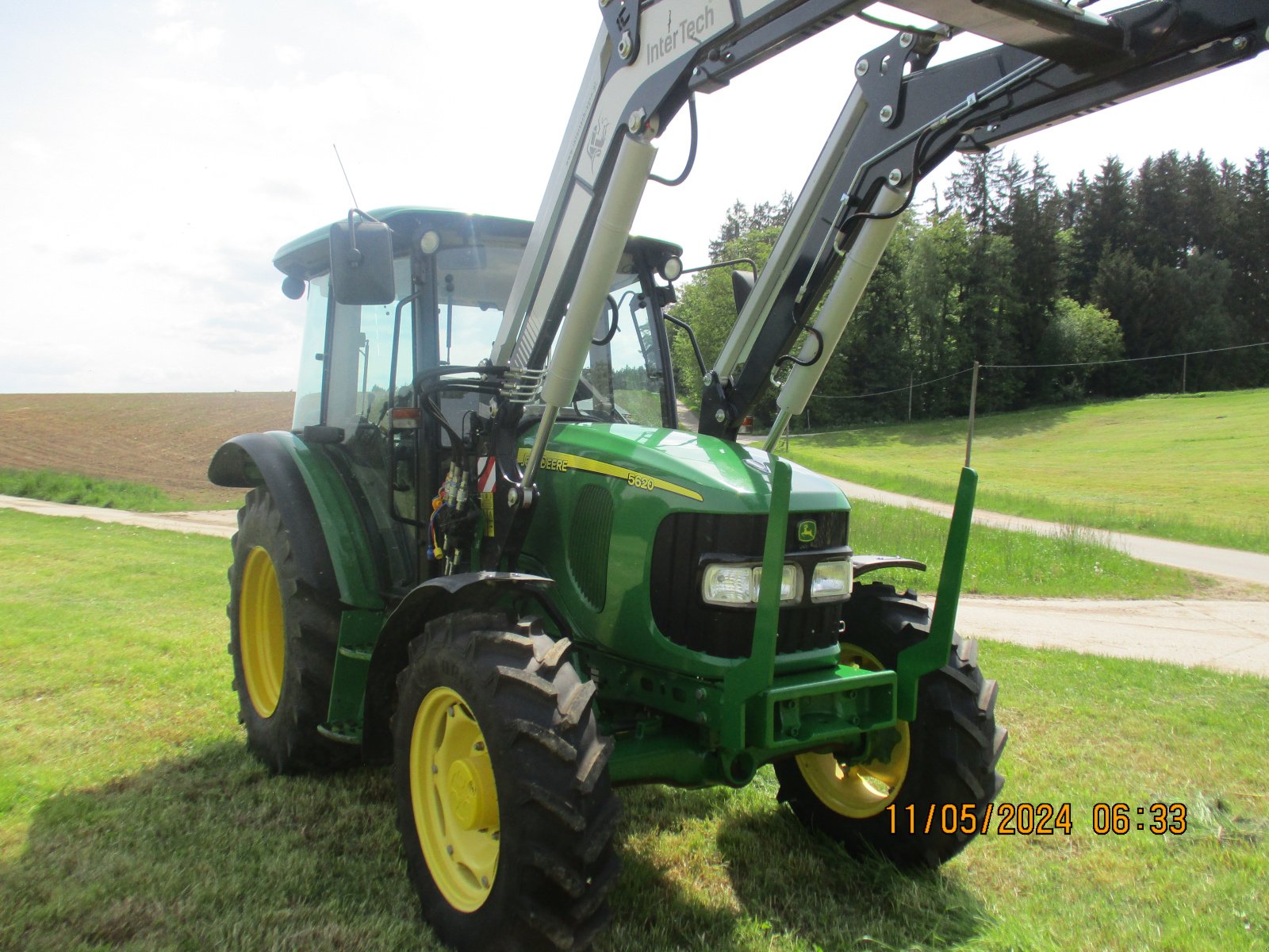 Traktor typu John Deere 5620, Gebrauchtmaschine w Michelsneukirchen (Zdjęcie 3)