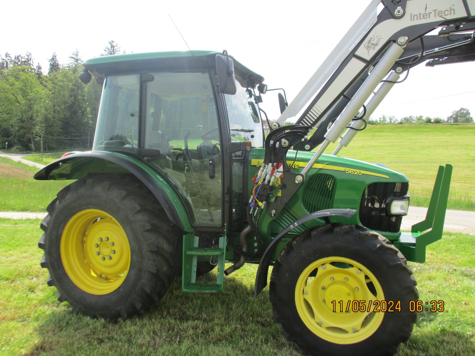 Traktor typu John Deere 5620, Gebrauchtmaschine w Michelsneukirchen (Zdjęcie 4)