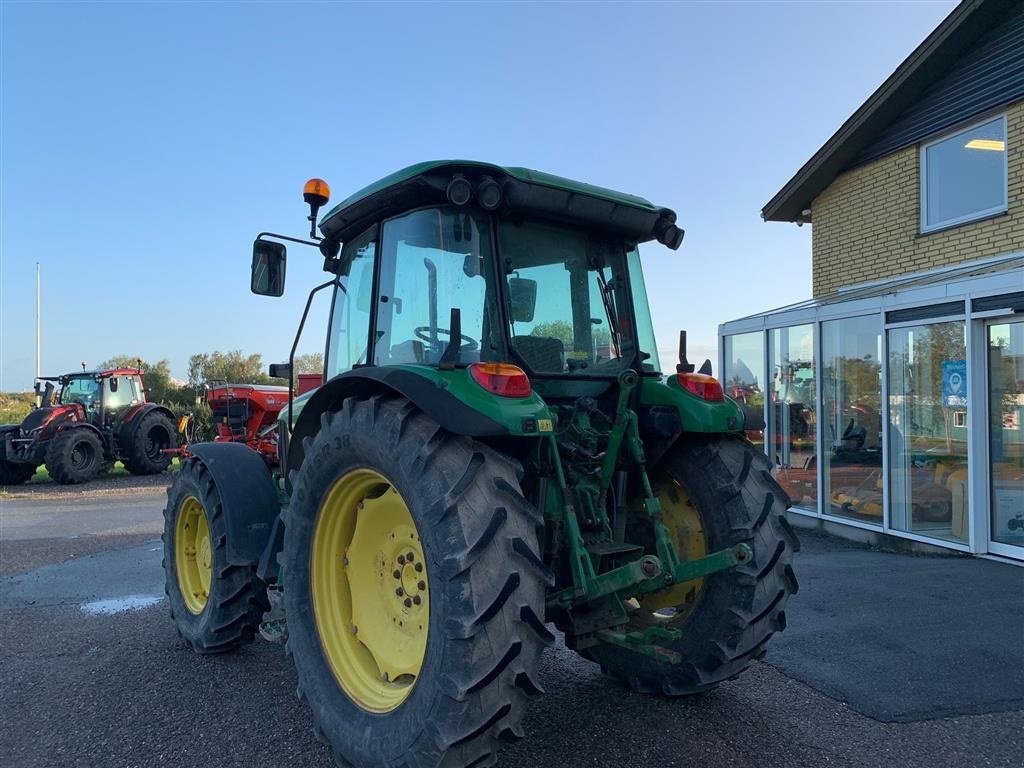 Traktor des Typs John Deere 5720 Nedsat med 40.000 kr, Gebrauchtmaschine in Sakskøbing (Bild 4)