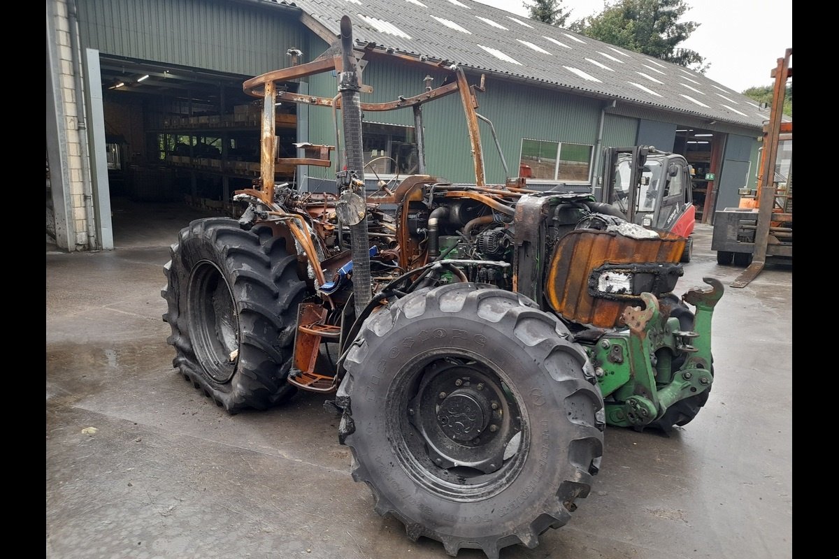 Traktor типа John Deere 5720, Gebrauchtmaschine в Viborg (Фотография 3)