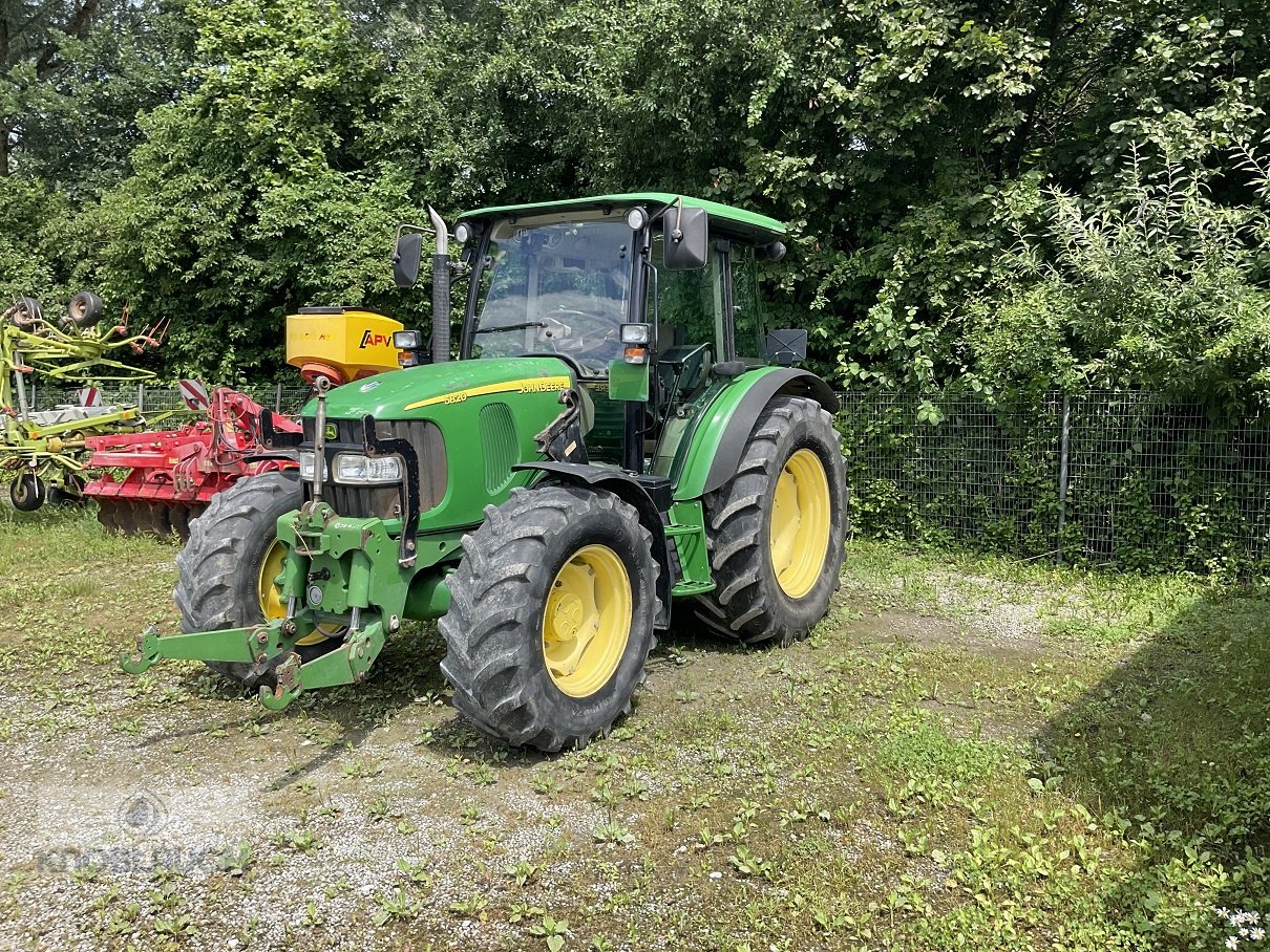 Traktor typu John Deere 5820 Premium, Gebrauchtmaschine v Ravensburg (Obrázek 2)