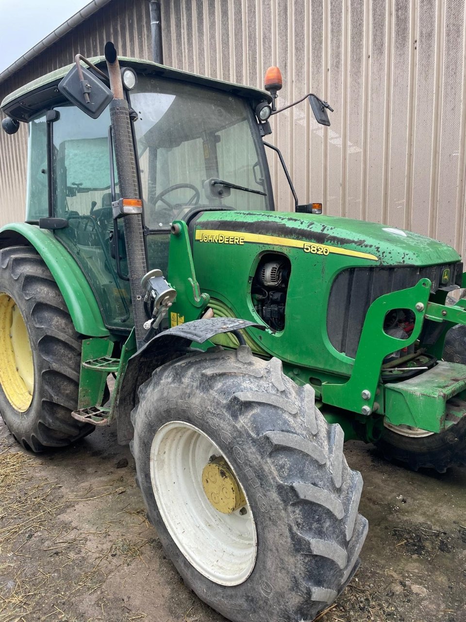 Traktor del tipo John Deere 5820, Gebrauchtmaschine en Chauvoncourt (Imagen 1)