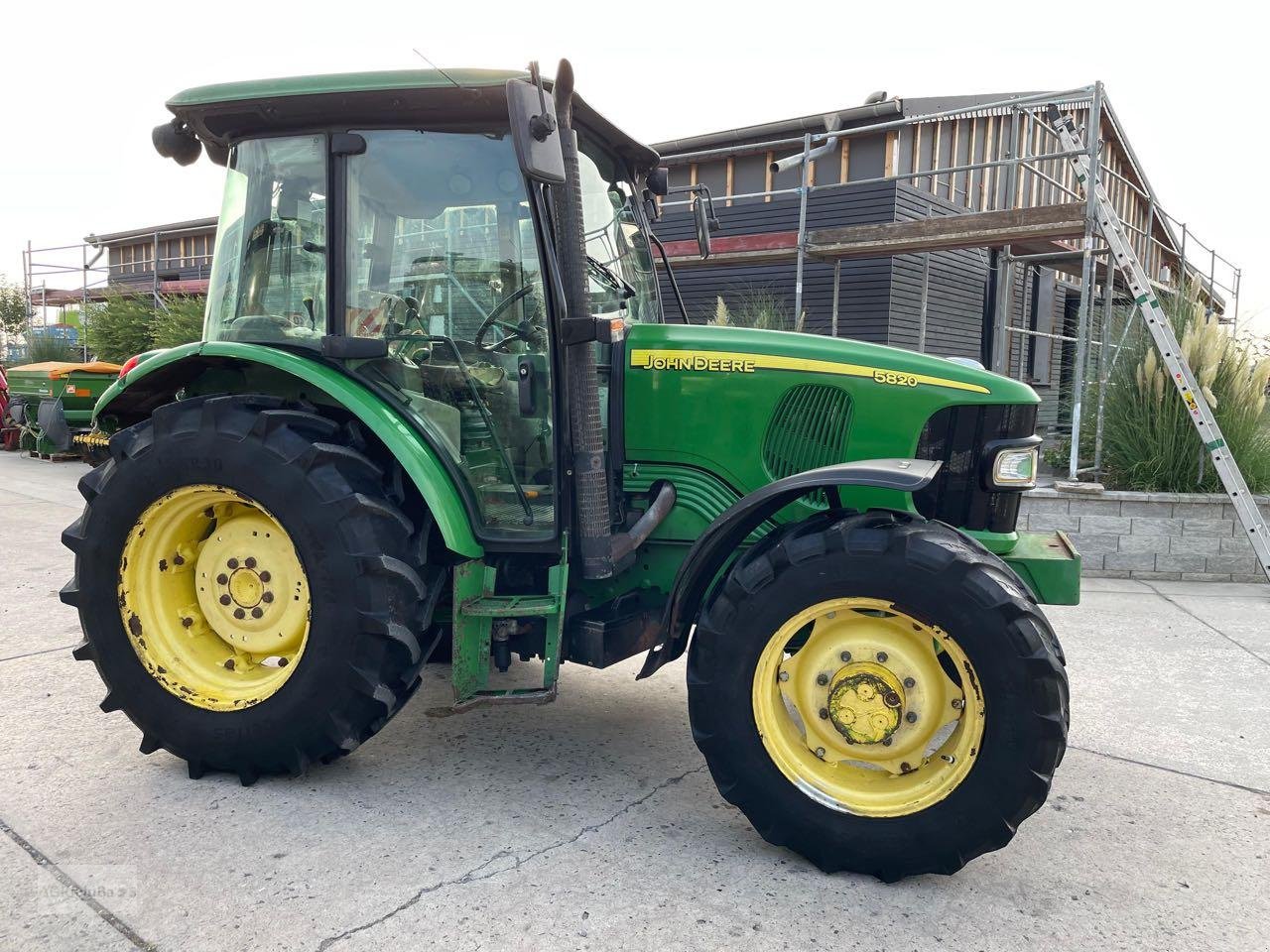 Traktor typu John Deere 5820, Gebrauchtmaschine w Prenzlau (Zdjęcie 3)