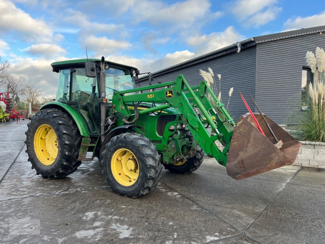 Traktor of the type John Deere 5820, Gebrauchtmaschine in Prenzlau (Picture 1)