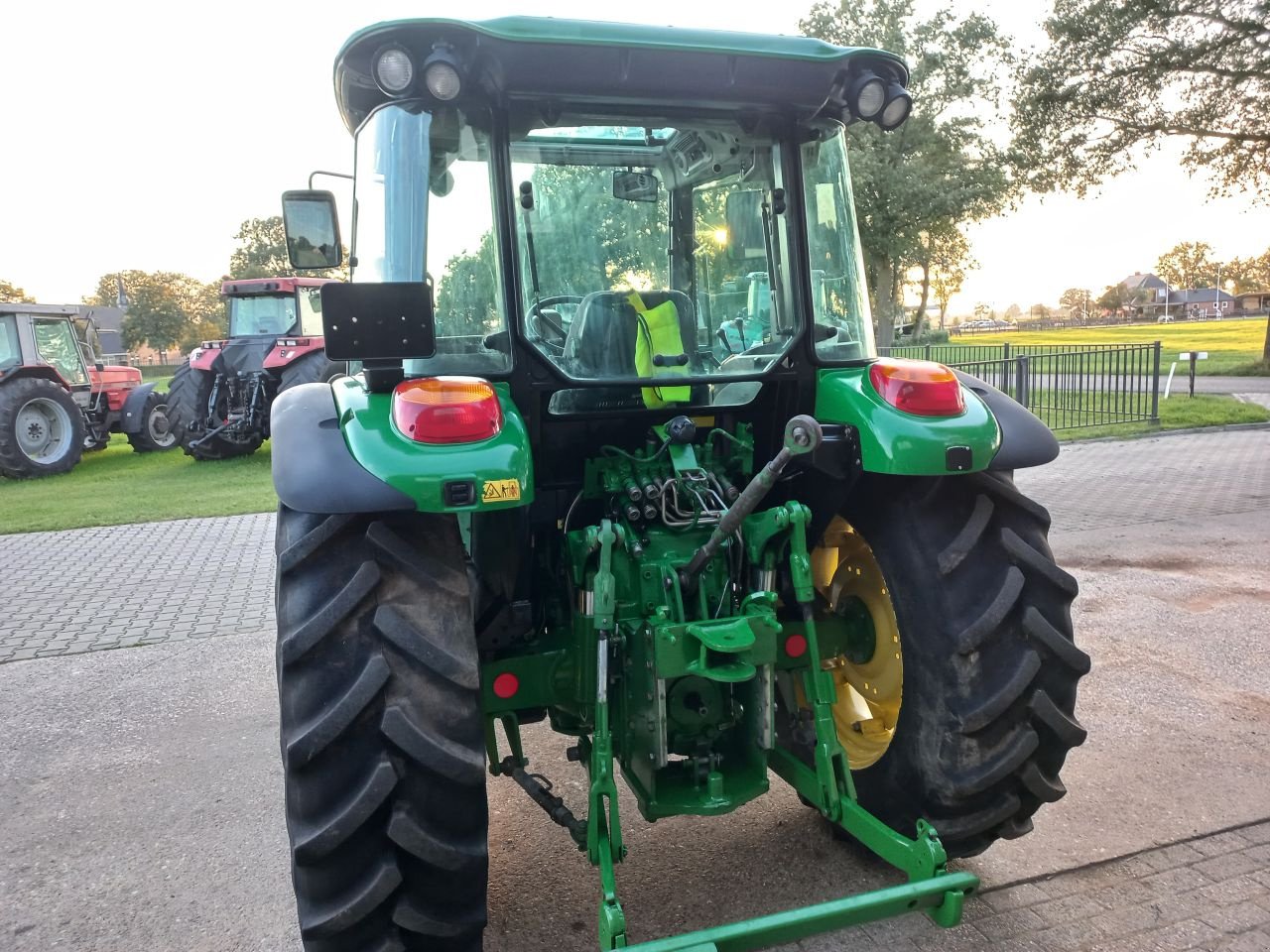 Traktor van het type John Deere 5820, Gebrauchtmaschine in Daarle (Foto 4)