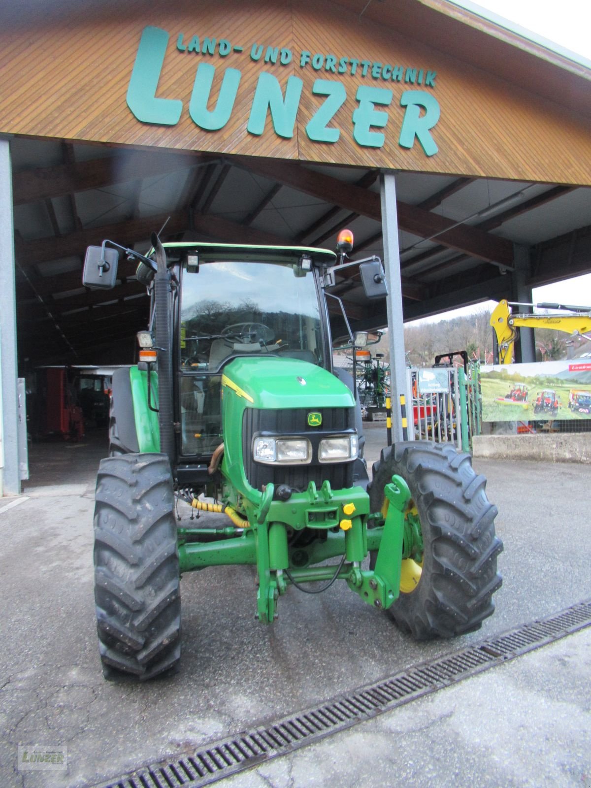 Traktor типа John Deere 5820, Gebrauchtmaschine в Kaumberg (Фотография 2)