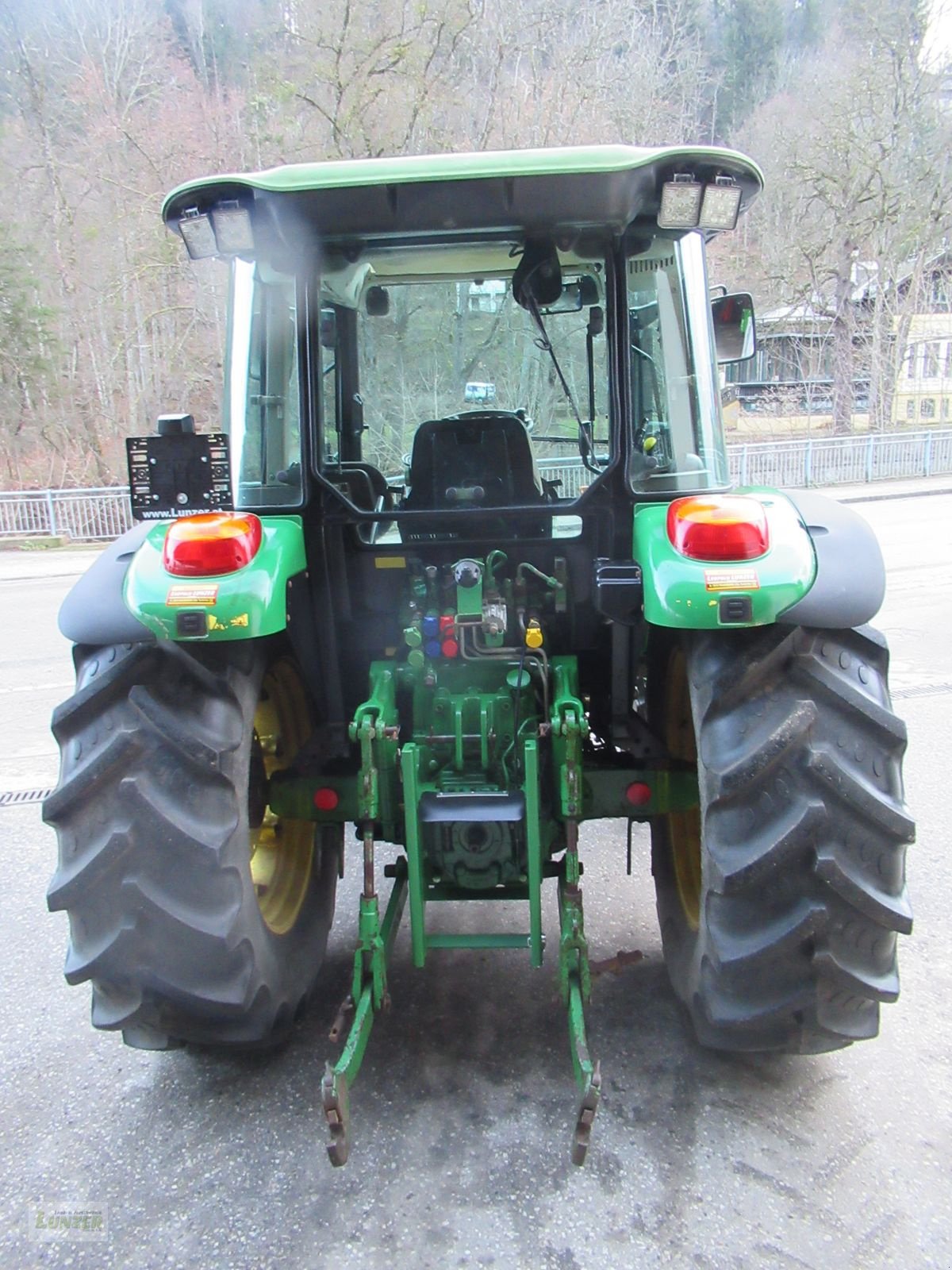 Traktor типа John Deere 5820, Gebrauchtmaschine в Kaumberg (Фотография 4)