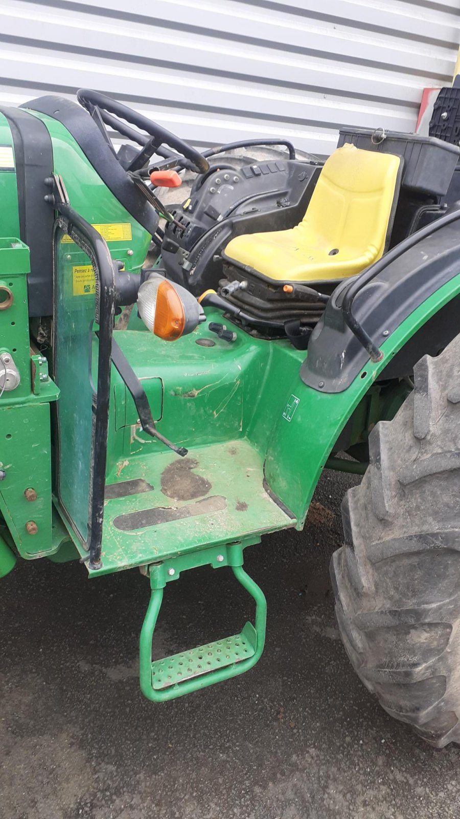 Traktor tipa John Deere 5G, Gebrauchtmaschine u Les Touches (Slika 5)