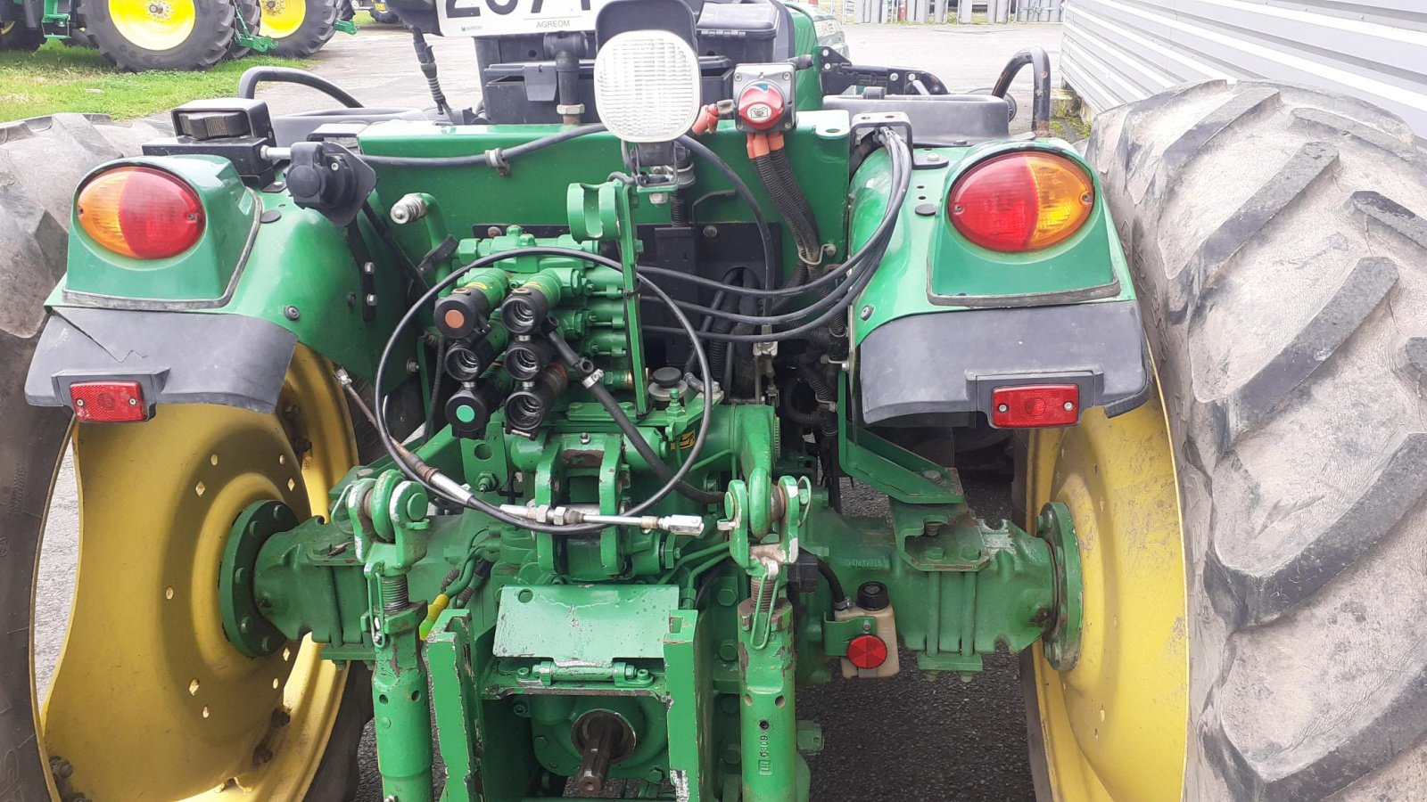 Traktor του τύπου John Deere 5G, Gebrauchtmaschine σε Les Touches (Φωτογραφία 8)