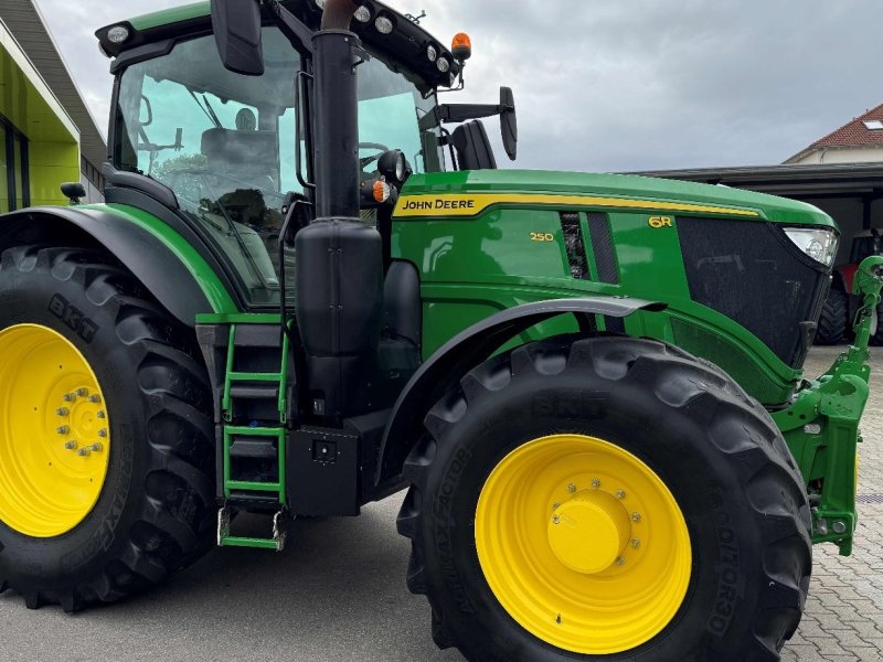 Traktor typu John Deere 6 R 250 AP RTK, Gebrauchtmaschine v MARKERSDORF (Obrázek 1)