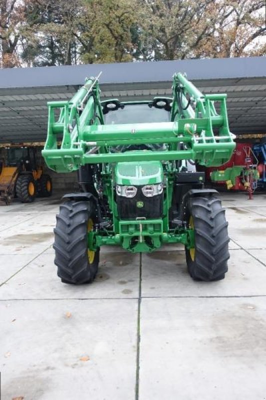 Traktor van het type John Deere 6090 M + chargeur JD 603, Gebrauchtmaschine in Sorée (Foto 4)