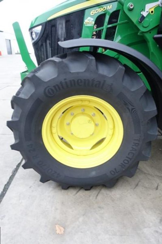 Traktor типа John Deere 6090 M + chargeur JD 603, Gebrauchtmaschine в Sorée (Фотография 2)