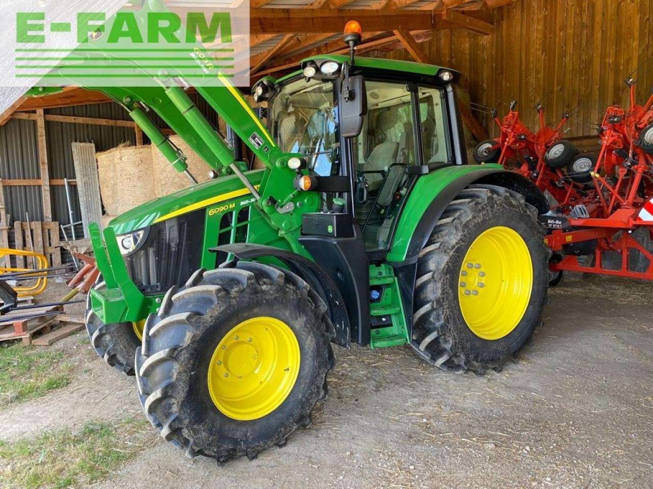 Traktor типа John Deere 6090 m ( destockage ), Gebrauchtmaschine в Ytrac (Фотография 3)