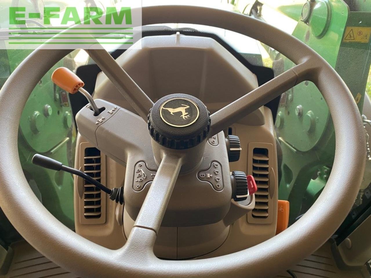 Traktor типа John Deere 6090 m ( destockage ), Gebrauchtmaschine в Ytrac (Фотография 11)