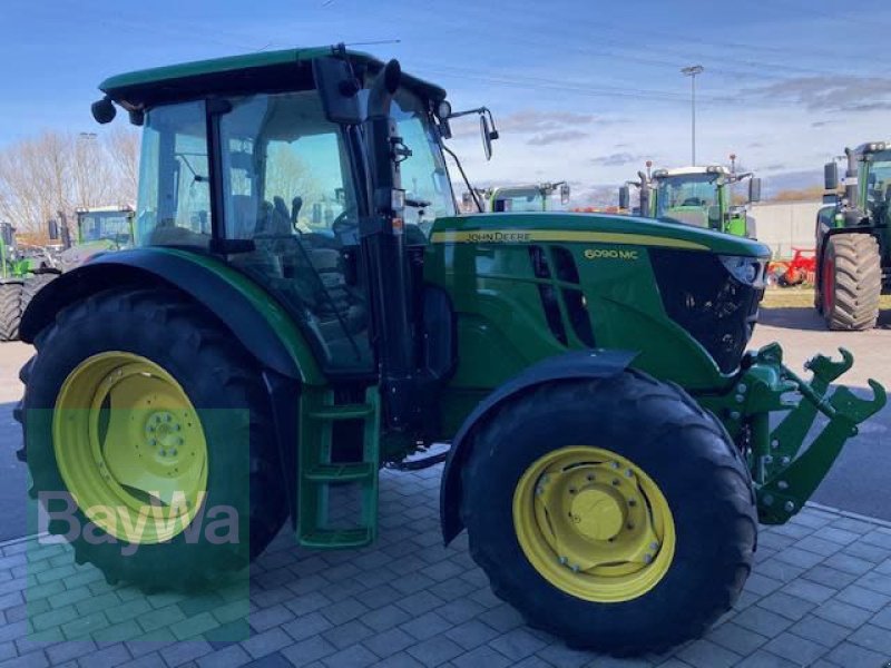 Traktor des Typs John Deere 6090 MC, Gebrauchtmaschine in Großweitzschen  (Bild 3)