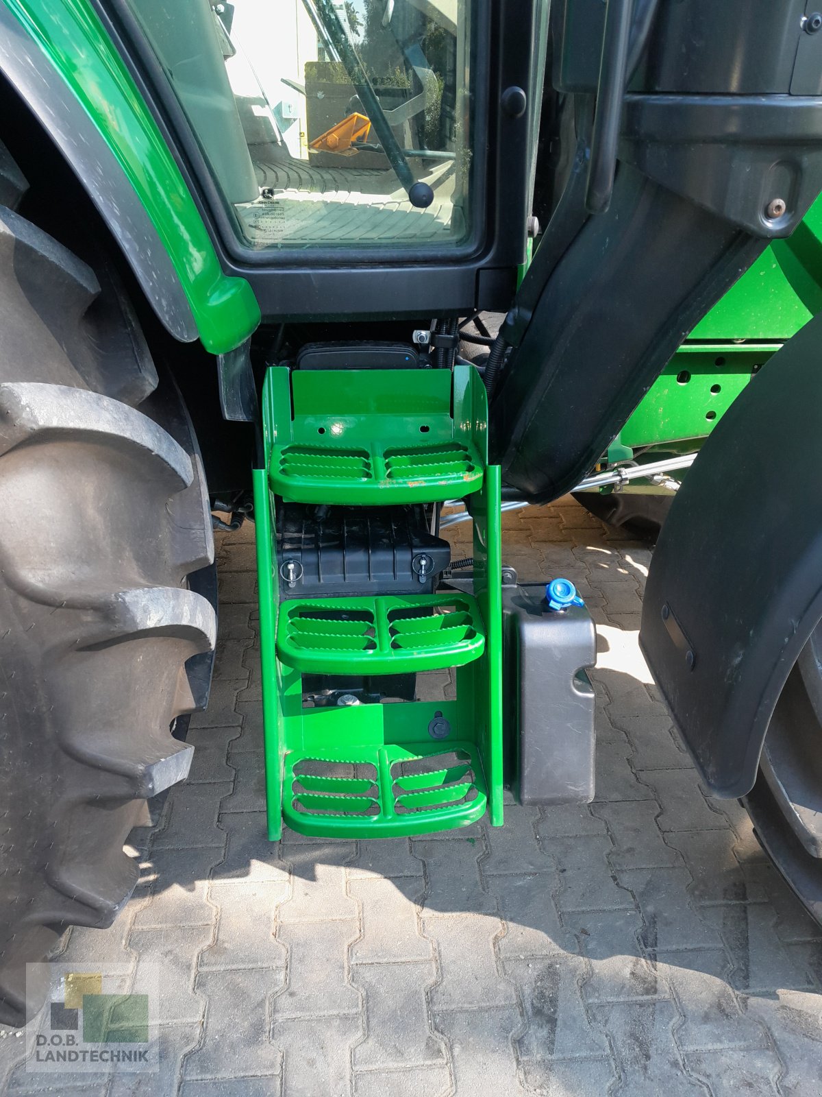 Traktor des Typs John Deere 6090M PowerGard Garantie bis 16.06.2026, Neumaschine in Regensburg (Bild 5)