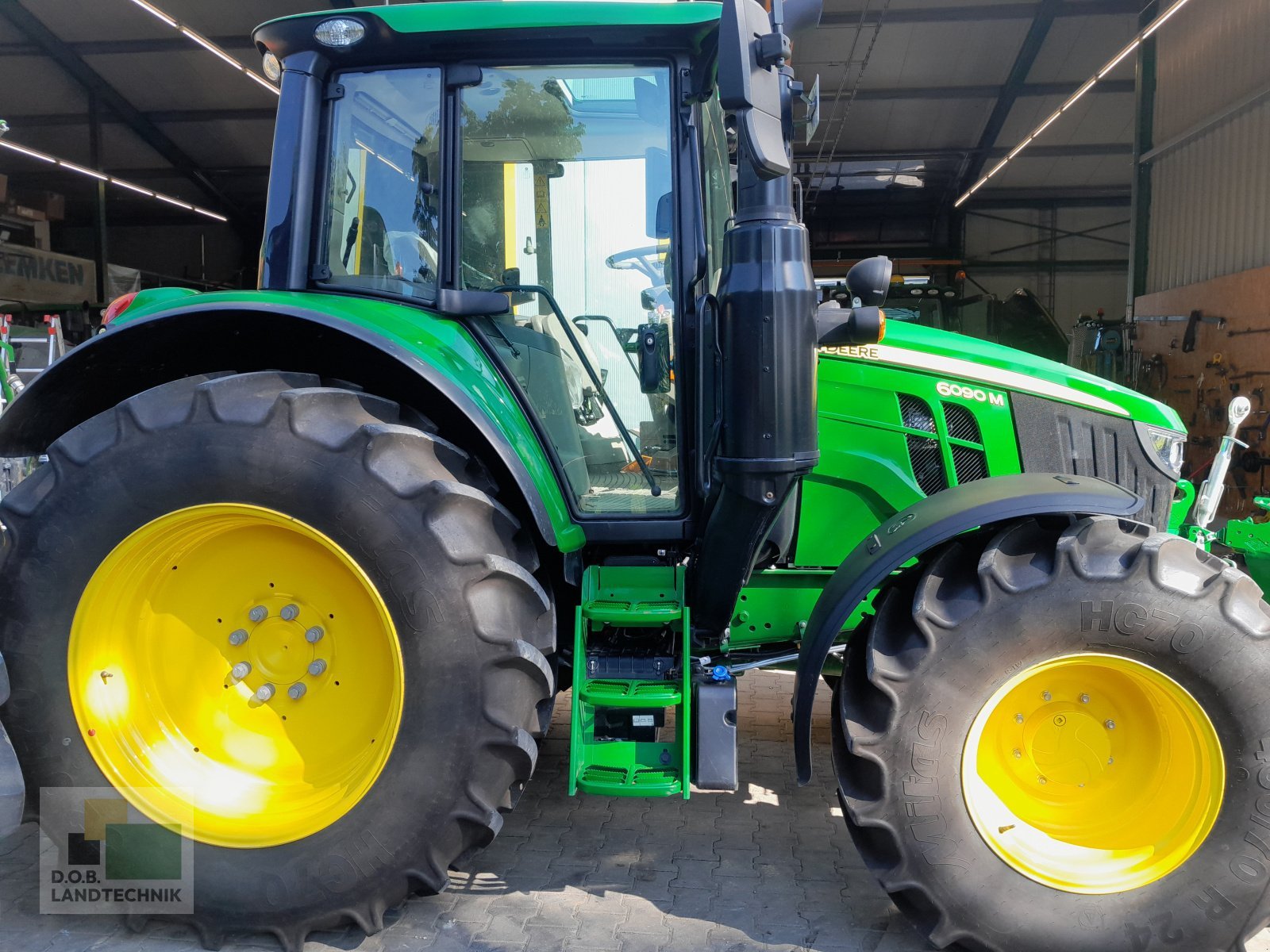 Traktor typu John Deere 6090M PowerGard Garantie bis 16.06.2026, Neumaschine v Regensburg (Obrázok 4)