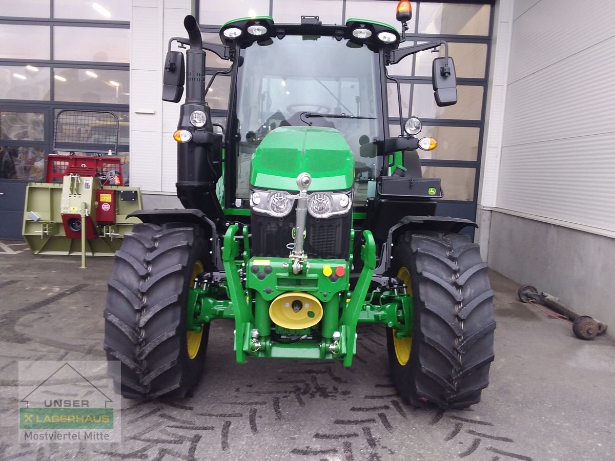 Traktor of the type John Deere 6090M Premium, Vorführmaschine in Bergland (Picture 3)