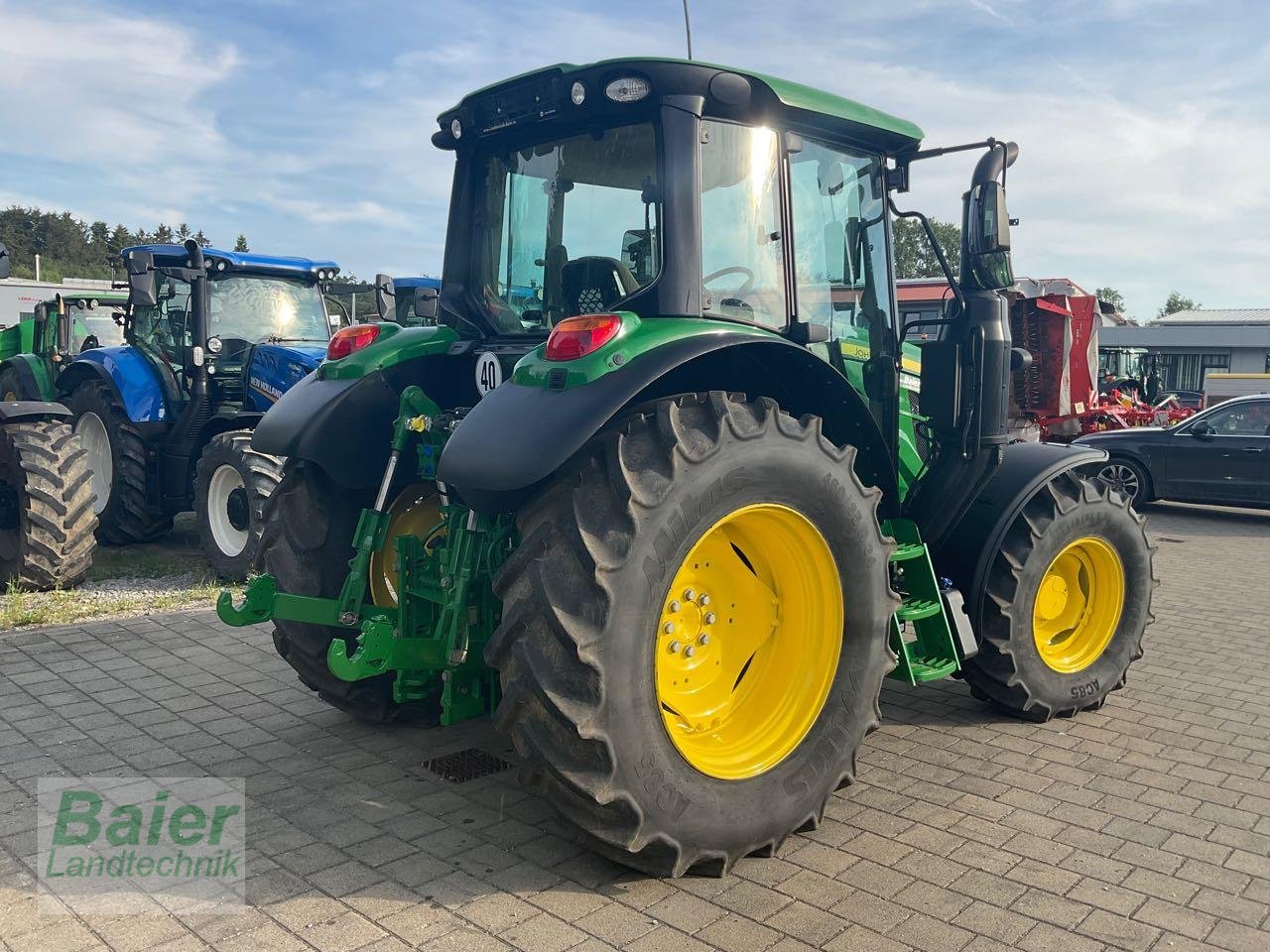 Traktor van het type John Deere 6090M, Gebrauchtmaschine in OBERNDORF-HOCHMOESSINGEN (Foto 4)