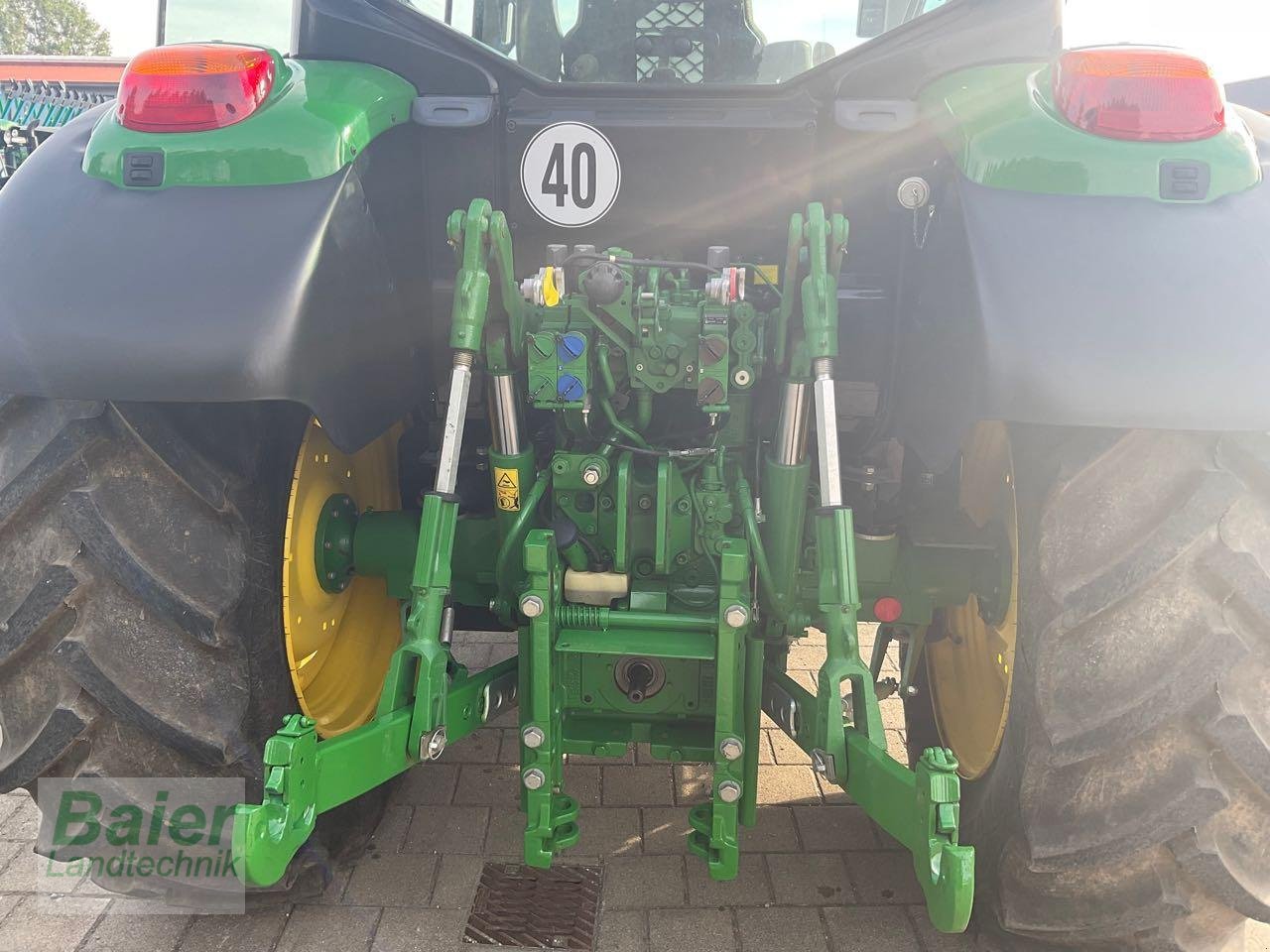 Traktor van het type John Deere 6090M, Gebrauchtmaschine in OBERNDORF-HOCHMOESSINGEN (Foto 5)