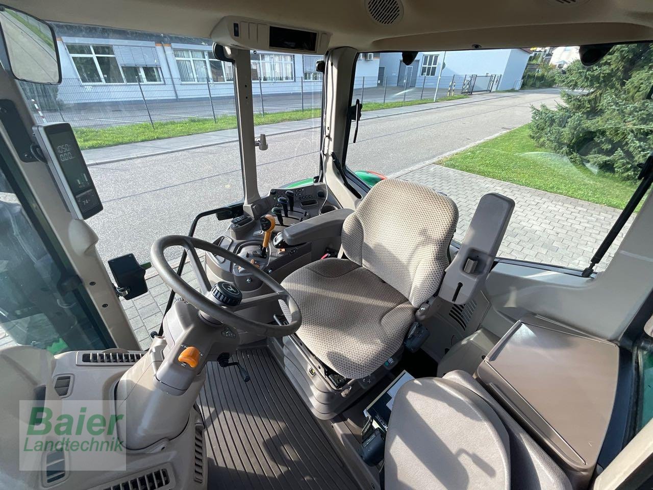 Traktor typu John Deere 6090M, Gebrauchtmaschine v OBERNDORF-HOCHMOESSINGEN (Obrázek 6)